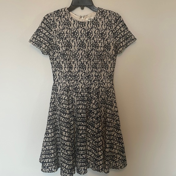 Absolutely gorgeous navy and cream dress in size 6 - Picture 1 of 9